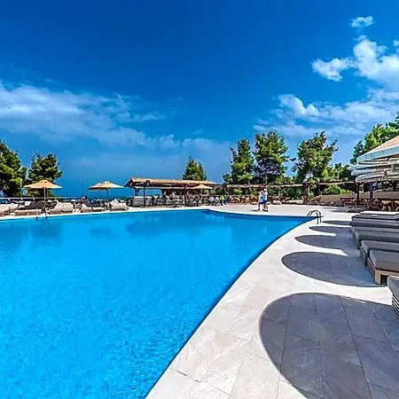 Alia Palace - Adults Only 16+