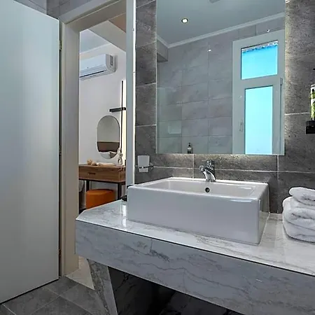 Alia Palace - Adults Only 16+